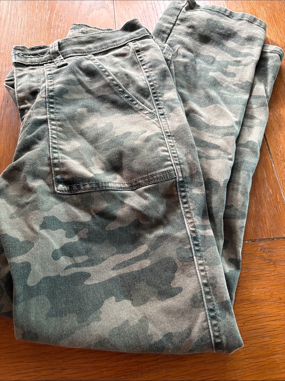Universal Thread Green Camo Pants